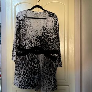 2x fashion bug grey/black snow leopard, cheetah animal print blouse, clean home